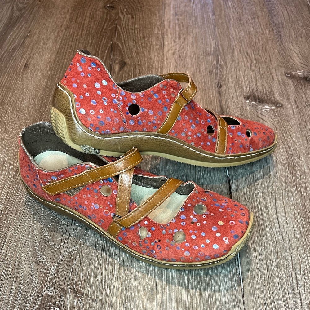 Rieker Mary Jane style red shoes leather straps size 9 GUC